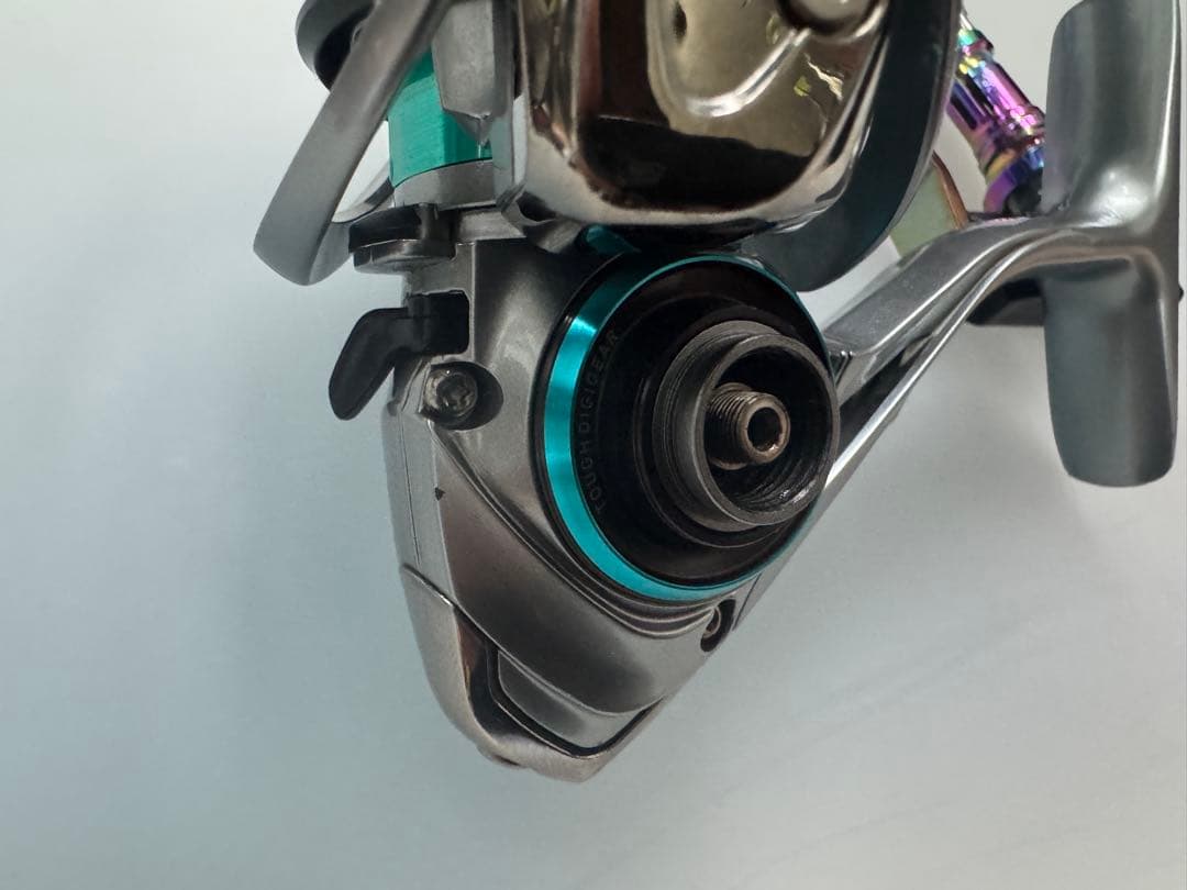 Daiwa 18 エメラルダス AIR LT3000S-CXH エギングリール