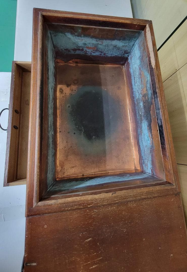 【一点物】昭和レトロなアンティーク木製長火鉢（キセル・炭入れ付き）傷・欠け多め