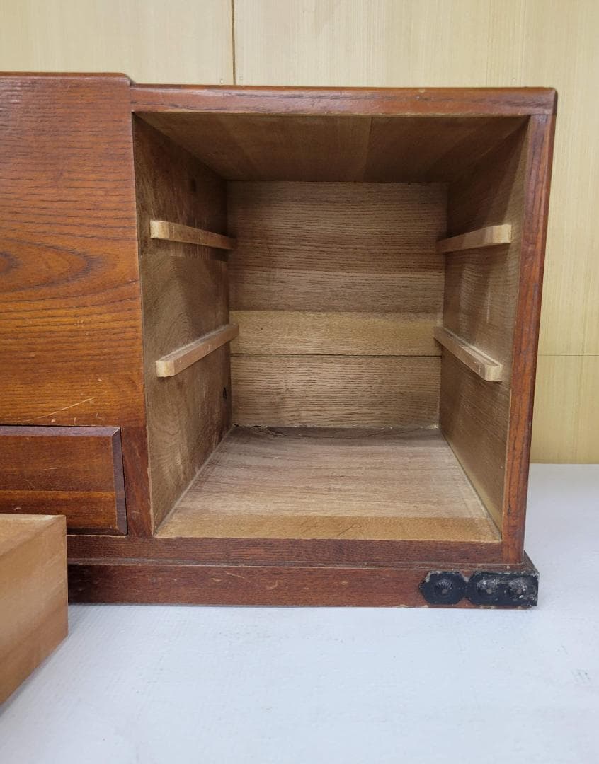 【一点物】昭和レトロなアンティーク木製長火鉢（キセル・炭入れ付き）傷・欠け多め