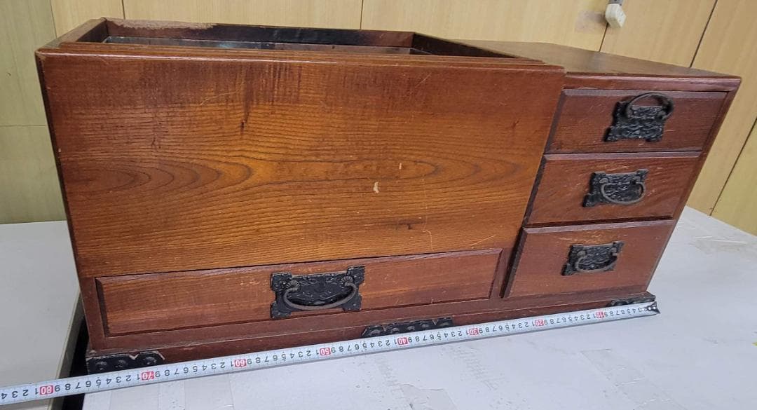 【一点物】昭和レトロなアンティーク木製長火鉢（キセル・炭入れ付き）傷・欠け多め