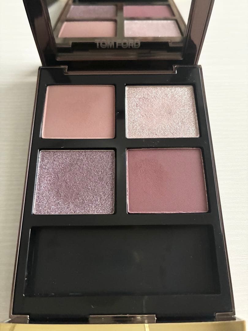 ほぼ新品 トムフォード アイカラークォード 01RW メタリックモーブ 限定