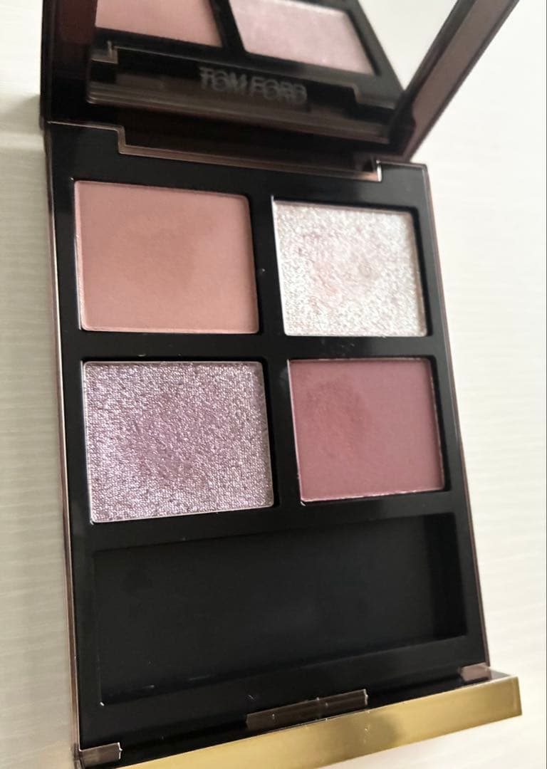 ほぼ新品 トムフォード アイカラークォード 01RW メタリックモーブ 限定