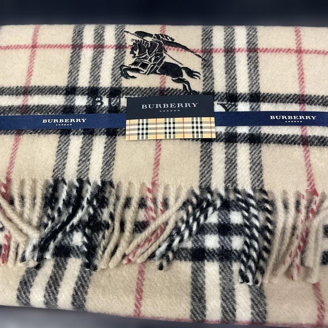 【未使用品】BURBERRY バーバリー　ウール100% 膝掛け