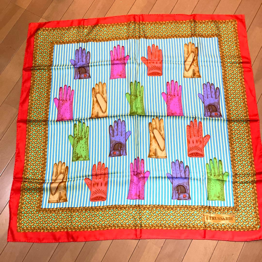 大判　TRUSSARDI トラサルディ スカーフ シルク　87x87