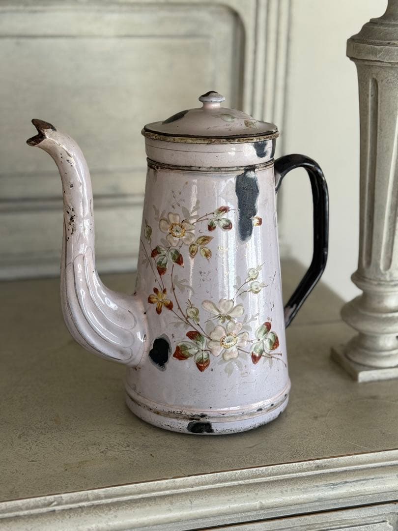 フランスアンティーク薄ピンクバンドペイントのお花柄ホーローコーヒーポット