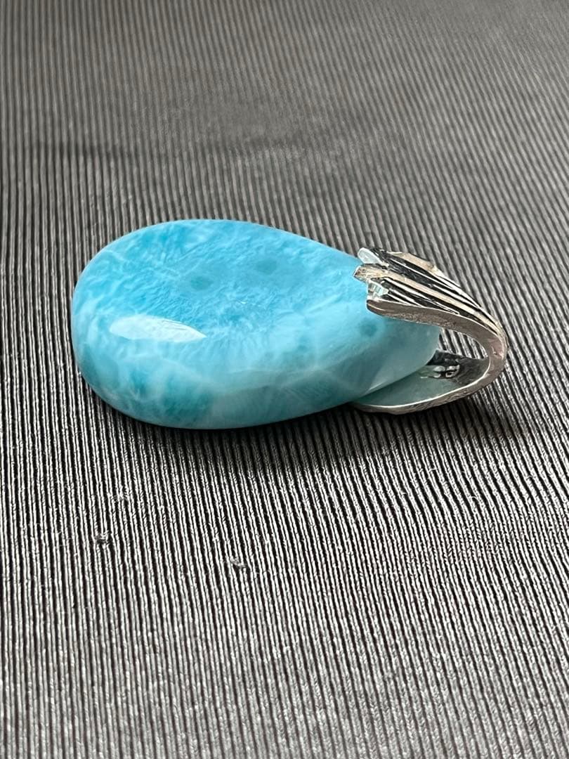 天然石☆高品質！ラリマーしずく型ペンダントトップ☆リーフバチカン&ブルーが美しい