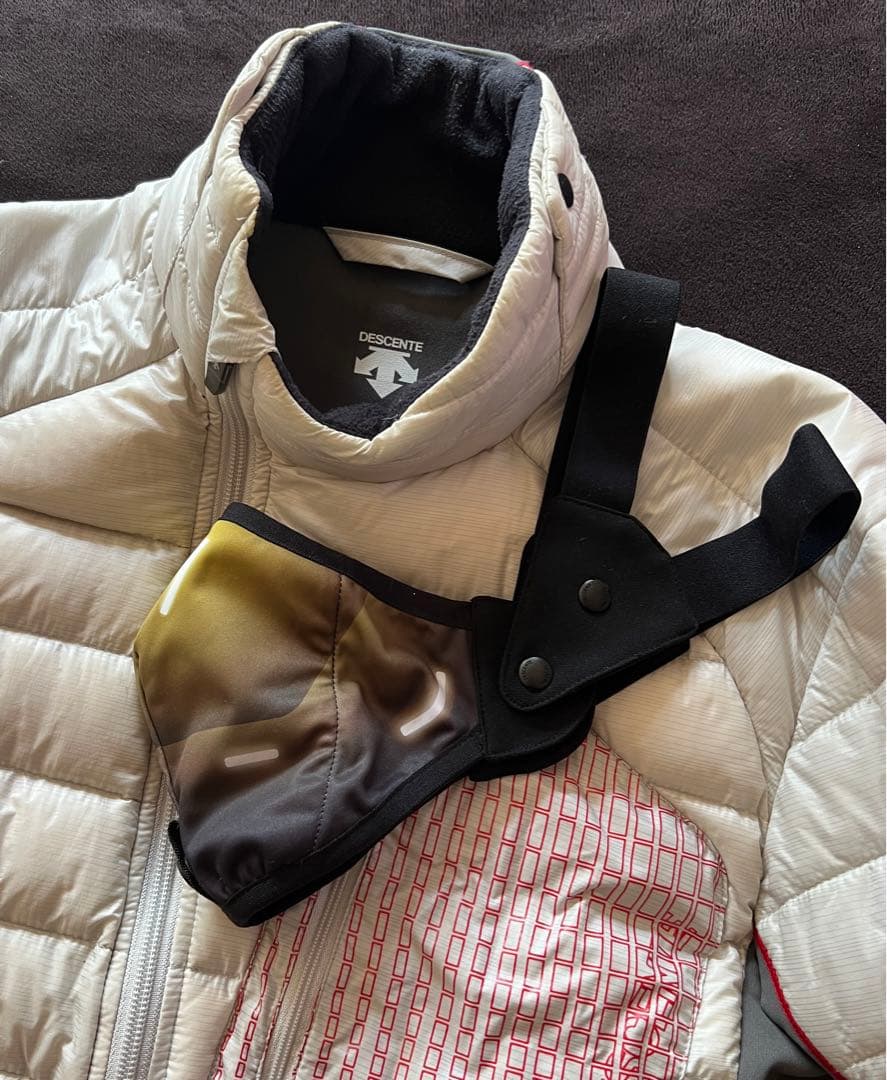 DESCENTE Hybrid-Down 美品 (着脱式フェイスマスク付)