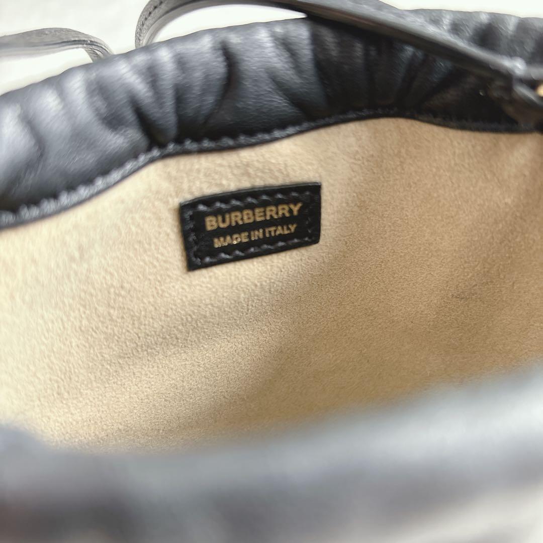 【美品】バーバリー　レザー　ショルダーバッグ　スマホ　サコッシュ　ロゴ