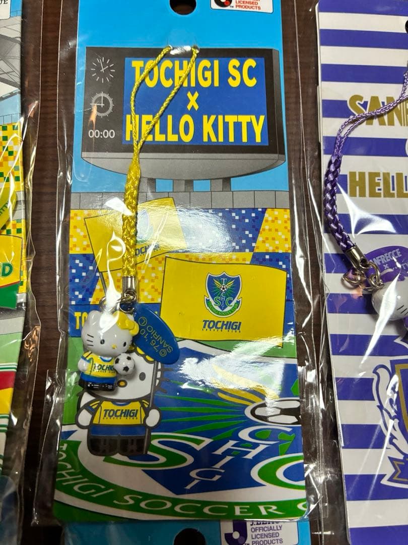 希少 激レア 新品 ご当地 ハローキティ サッカー コラボ ストラップ 6