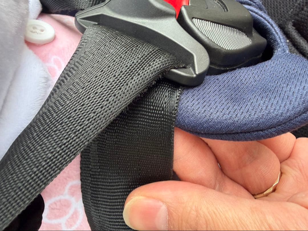 アップリカ ディアターンプラス チャイルドシート回転 フラット シートベルト固定