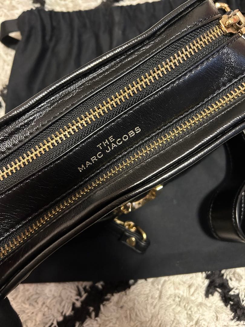 MARC JACOBS ブラックキルティングレザーショルダーバッグ