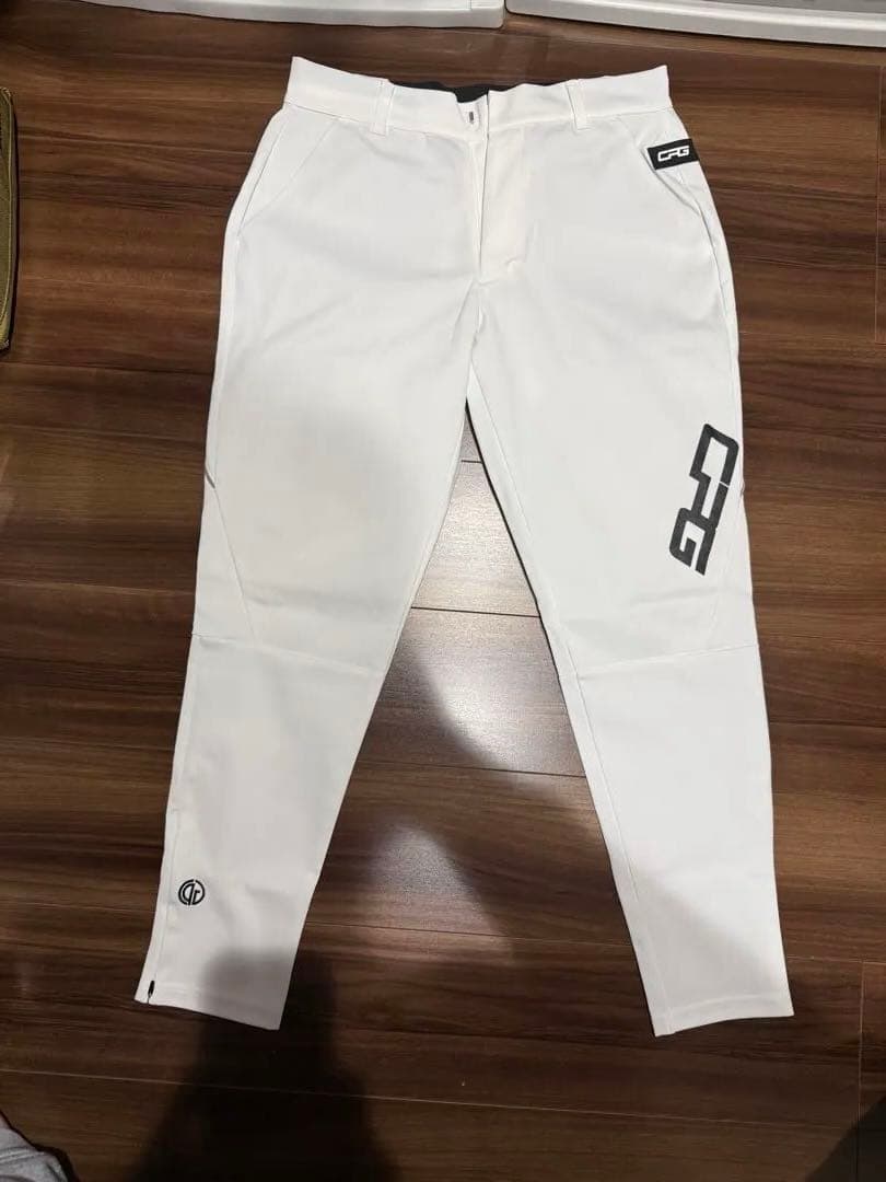 CPG ゴルフ スリムフィット ホワイトパンツ - メルカリ