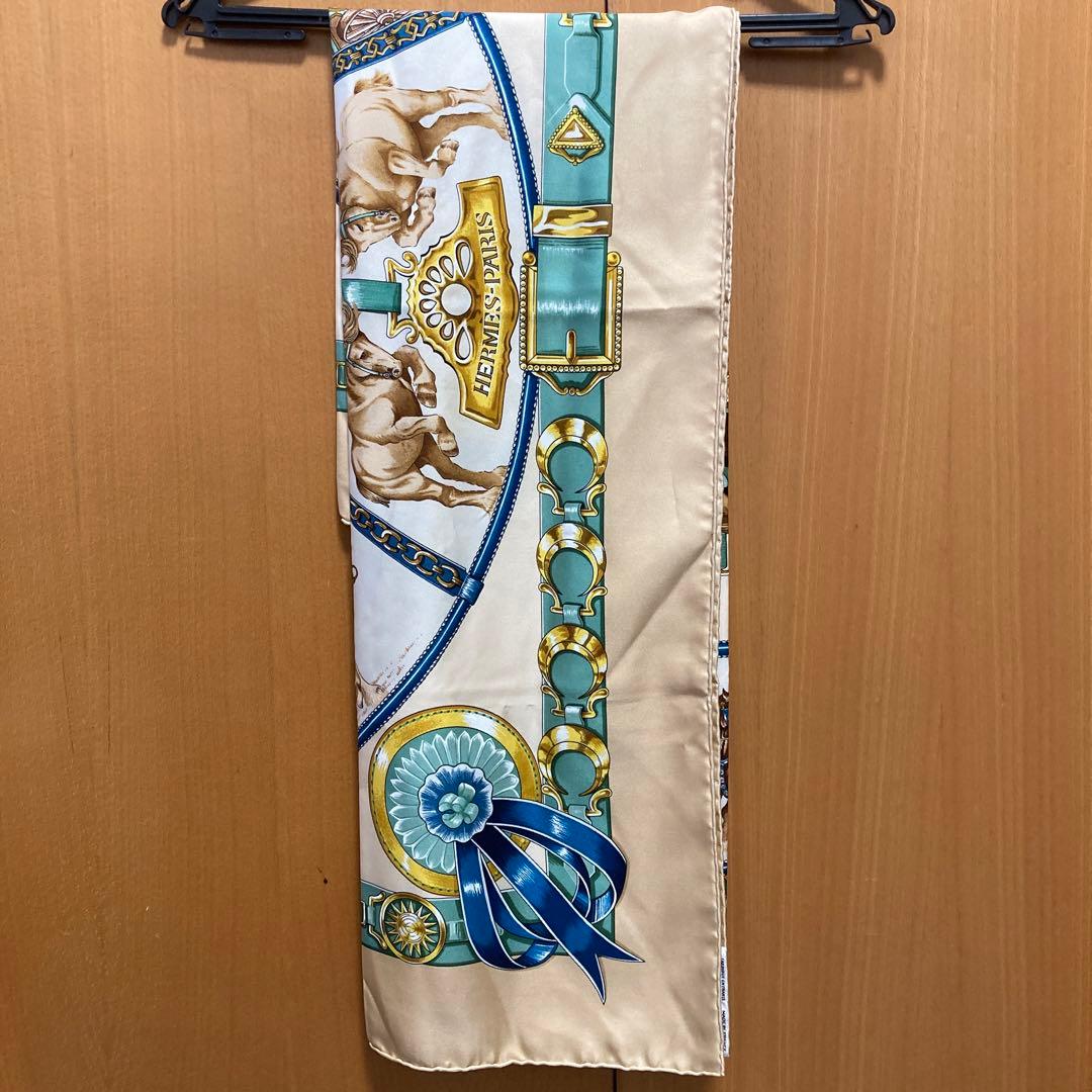 HERMES シルクスカーフ カレ90 CHEVEUX DE TRAIT馬と装飾