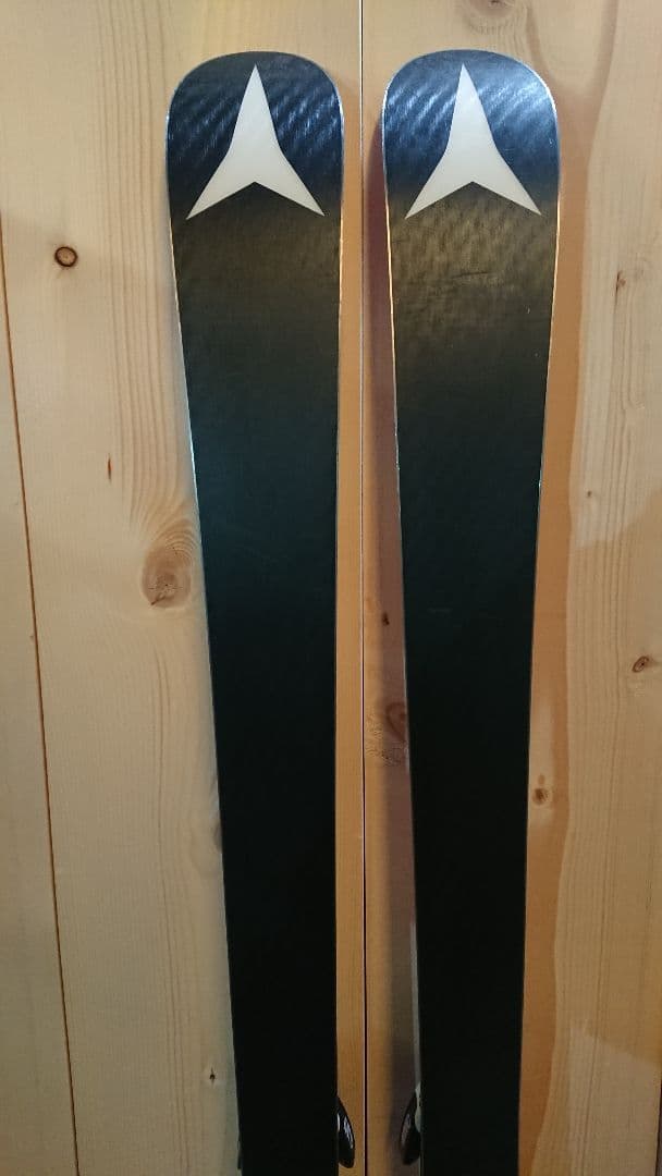 ATOMIC 159㎝ 調整範囲260～373㎜ジュニアGS アトミックスキー板