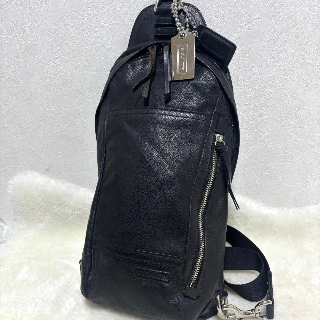 コーチ ボディバッグ トンプソン 本革 斜め掛け ロゴ型押し ブラック