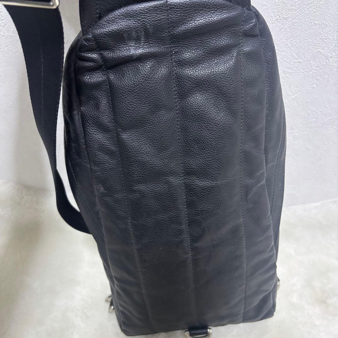 コーチ ボディバッグ トンプソン 本革 斜め掛け ロゴ型押し ブラック