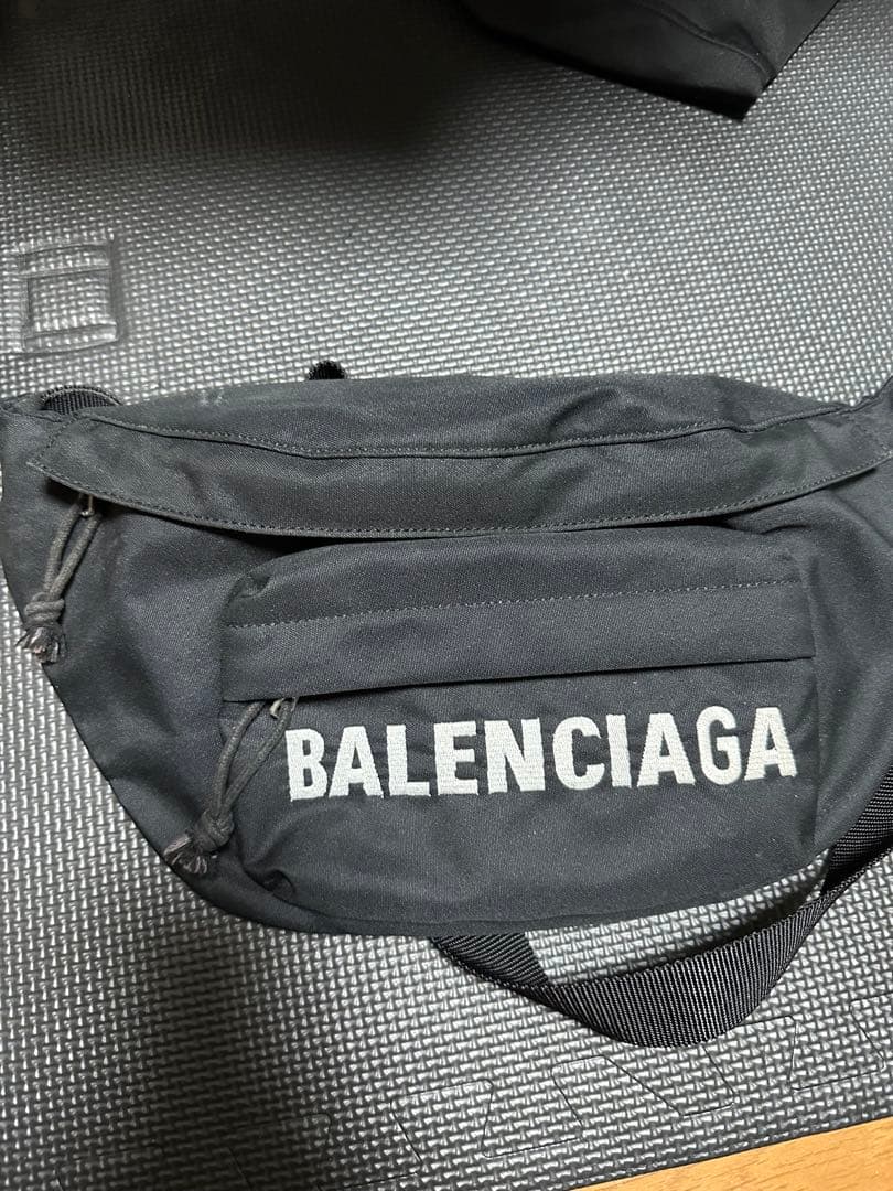 BALENCIAGA/バレンシアガ/ボディバッグ