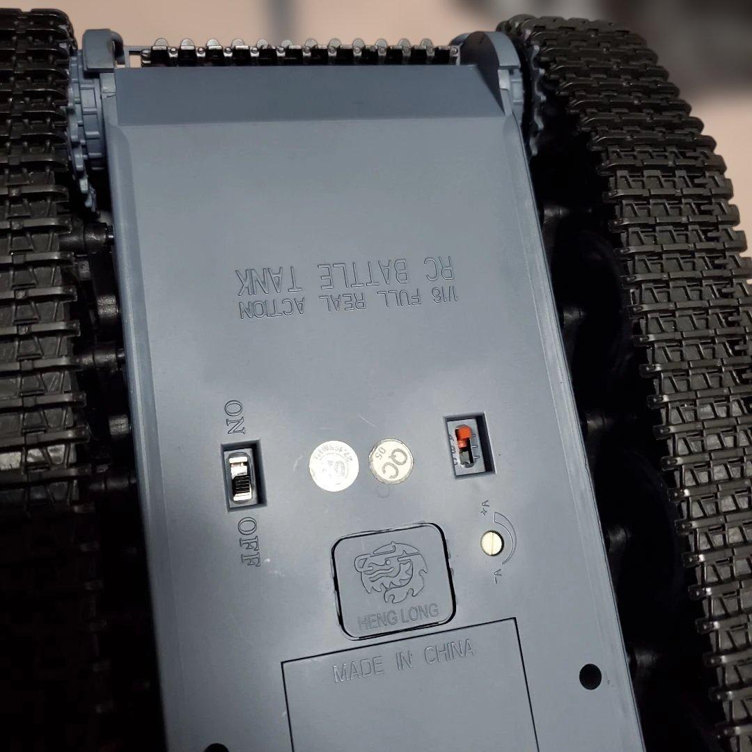 ヘンロン社製 RCバトルタンク 1/16