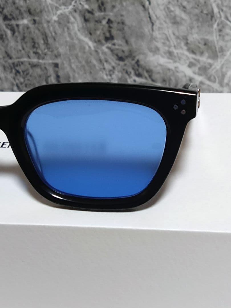 [未使用]GENTLEMONSTER ジェントルモンスターブルーサングラス