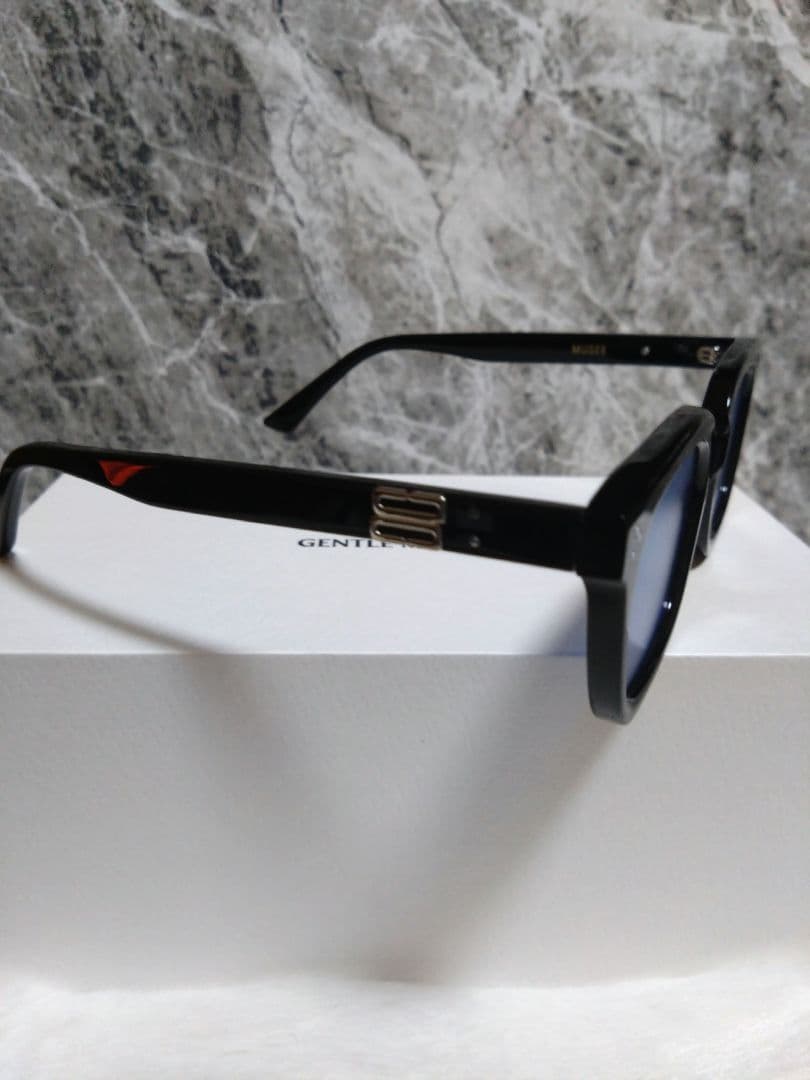 [未使用]GENTLEMONSTER ジェントルモンスターブルーサングラス