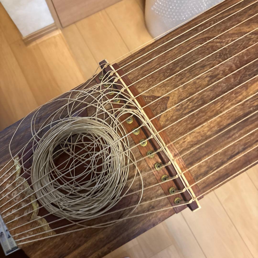 琴 お琴 箏 すだれ彫り 和楽器 13弦 花柄装飾 並甲 くり甲 f721の通販