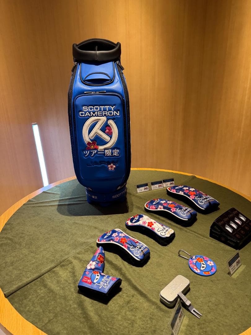 スコッティキャメロン白色/赤CTツアー用Staff ゴルフバッグ新品未使用
