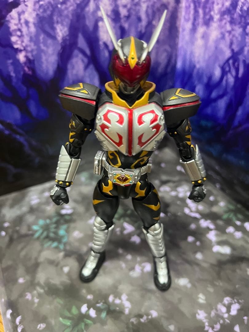 s.h.figuarts 仮面ライダーカリス＆エクシードギルス＆オマケ