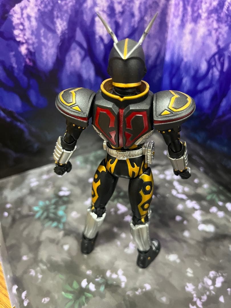 s.h.figuarts 仮面ライダーカリス＆エクシードギルス＆オマケ