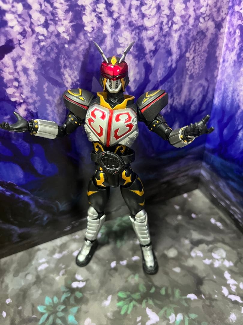 s.h.figuarts 仮面ライダーカリス＆エクシードギルス＆オマケ