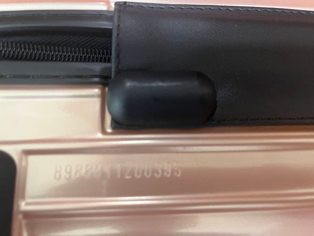 リモア　4輪　TSA キャリーケース