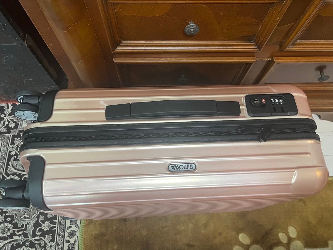 リモア　4輪　TSA キャリーケース