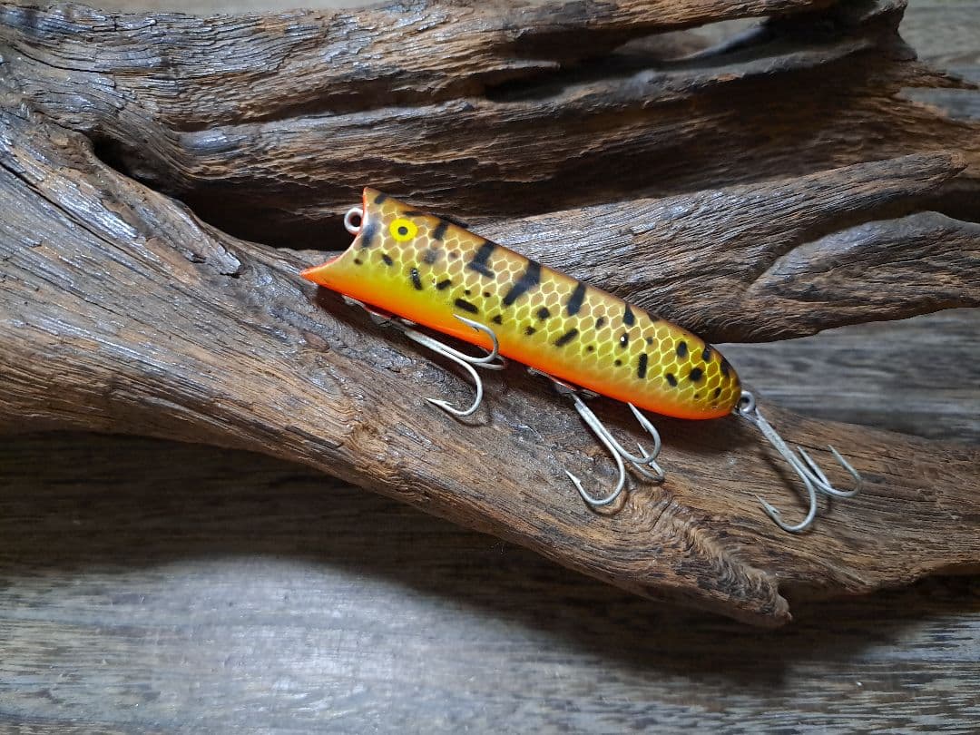 オールド　ヘドン　ラッキー13　BRS Amazon.co.jp: ヘドン ラッキー13 (SMBRカラー) レア 縦割りオールド