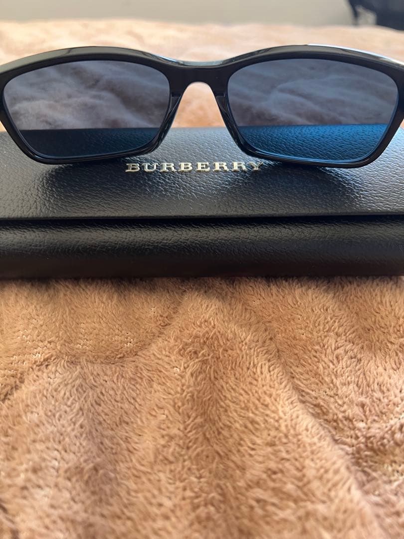 BURBERRY サングラス ブラック