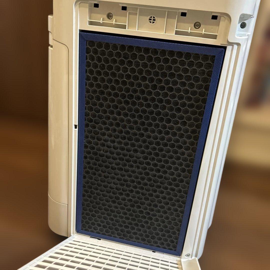 【美品】シャープ 加湿空気清浄機 KC-J50-W ホワイト SHARP