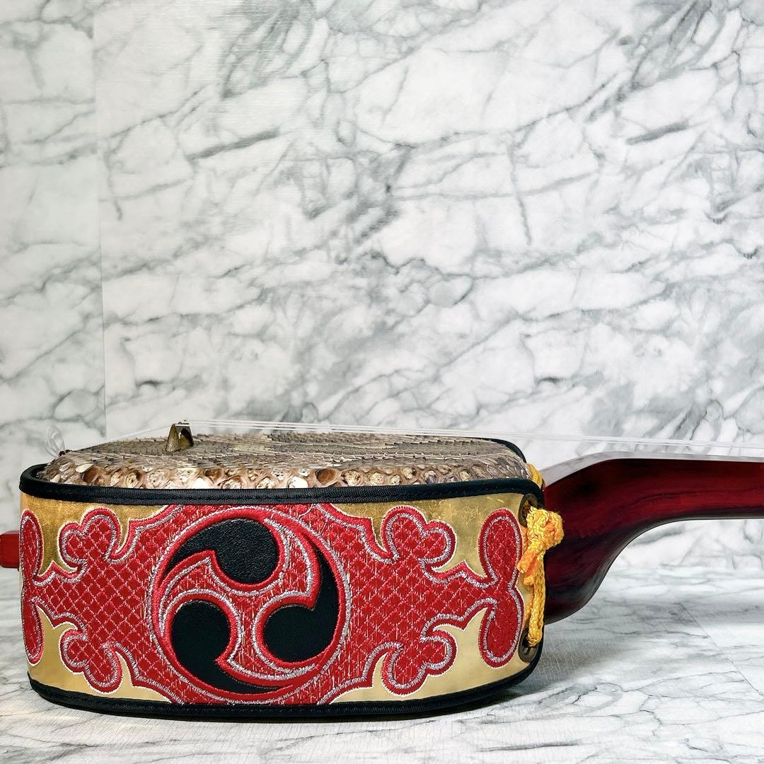 美品 沖縄三線 本蛇皮 スンチー塗り 知念大工 チニンデーク 琉球 民族楽器