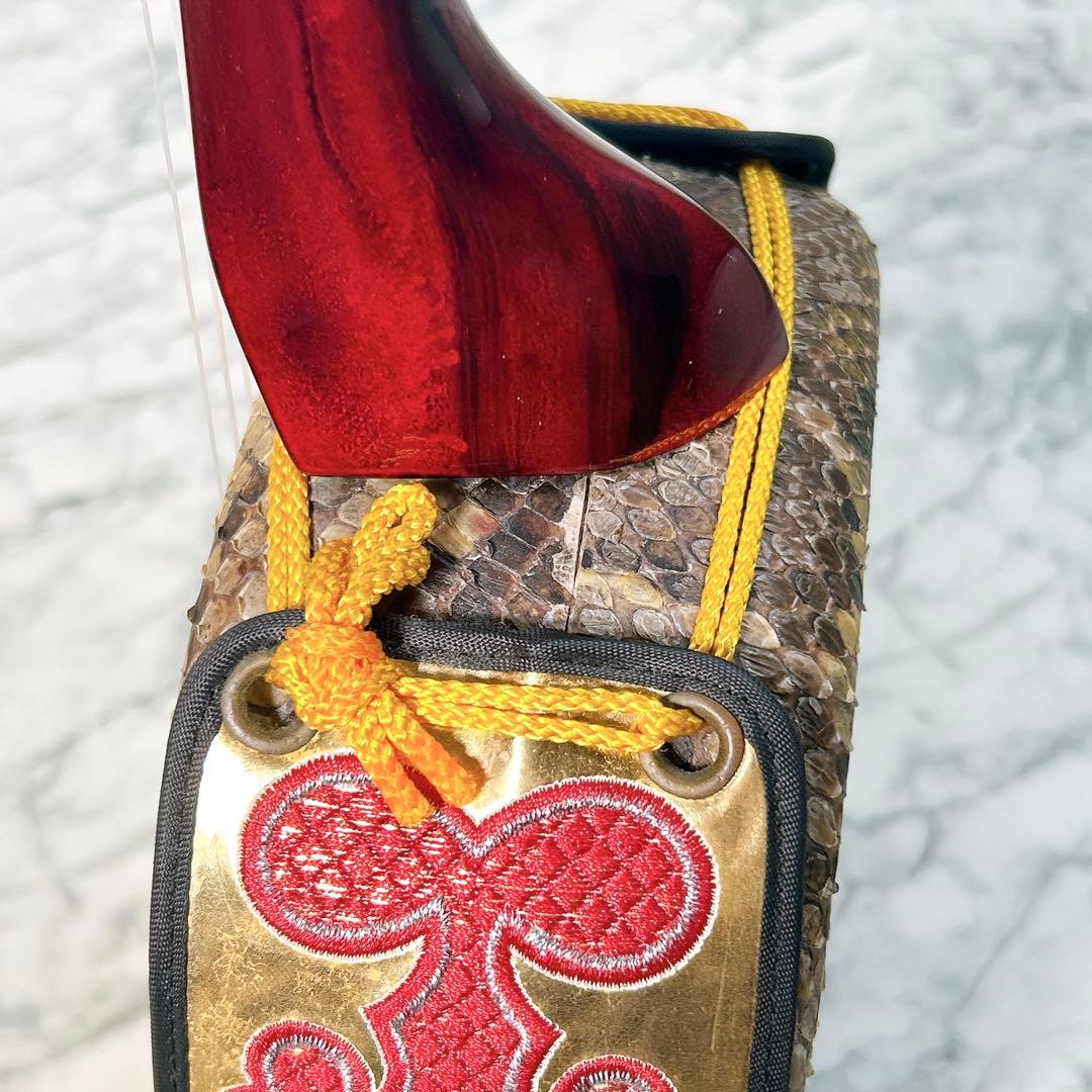 美品 沖縄三線 本蛇皮 スンチー塗り 知念大工 チニンデーク 琉球 民族楽器