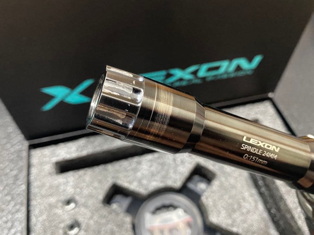 【美品】LEXON R2 カーボンクランク 167.5mm 24mm軸