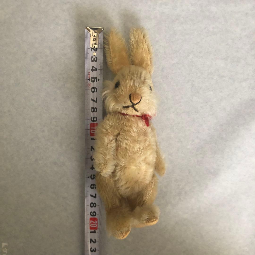 ウサギ　ぬいぐるみ 赤いリボン付き