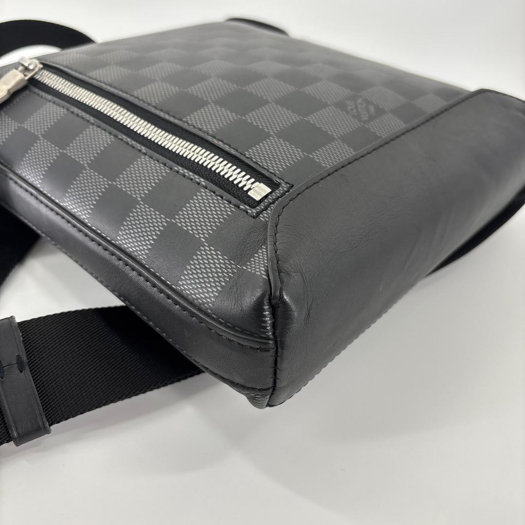 新品同様 ルイヴィトン ダミエアンフィニ ディスカバリーメッセンジャーPPM 黒