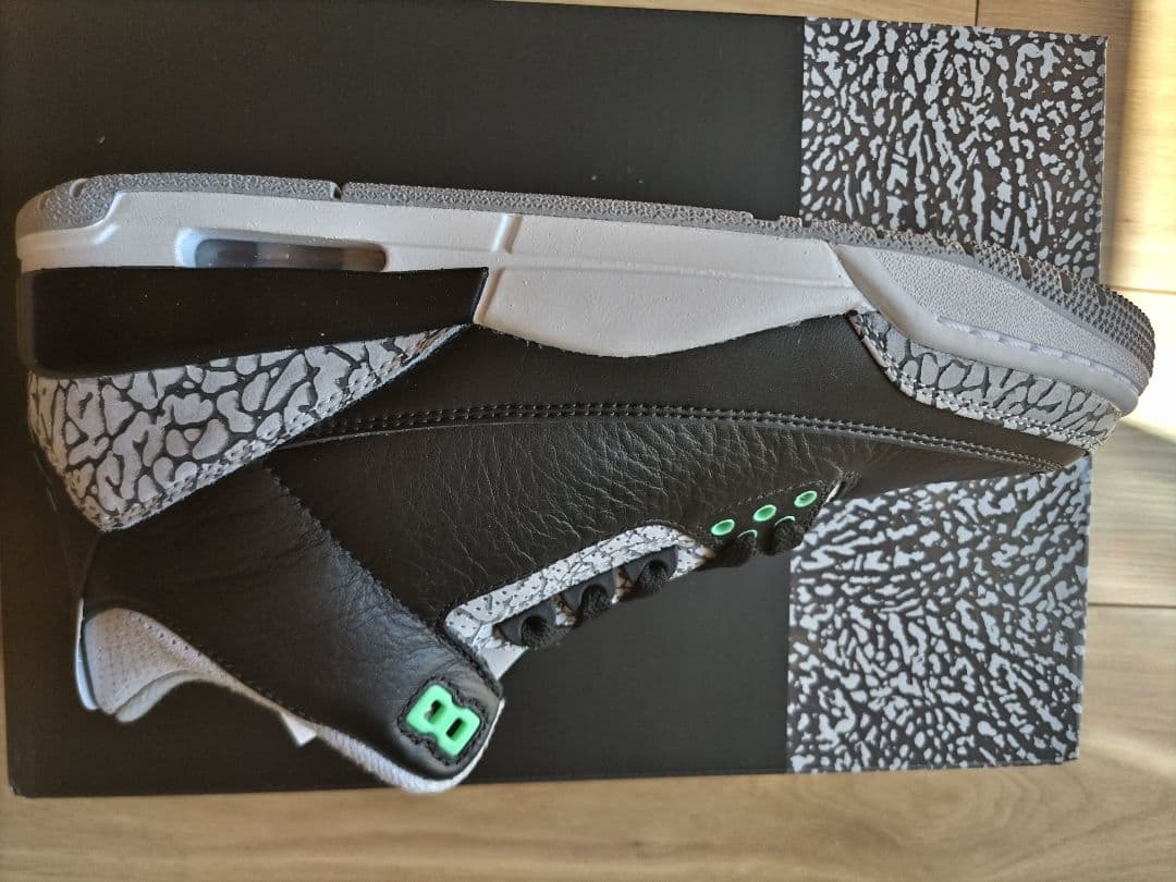 ナイキ エアジョーダンⅢ レトロ ” Green Glow \"