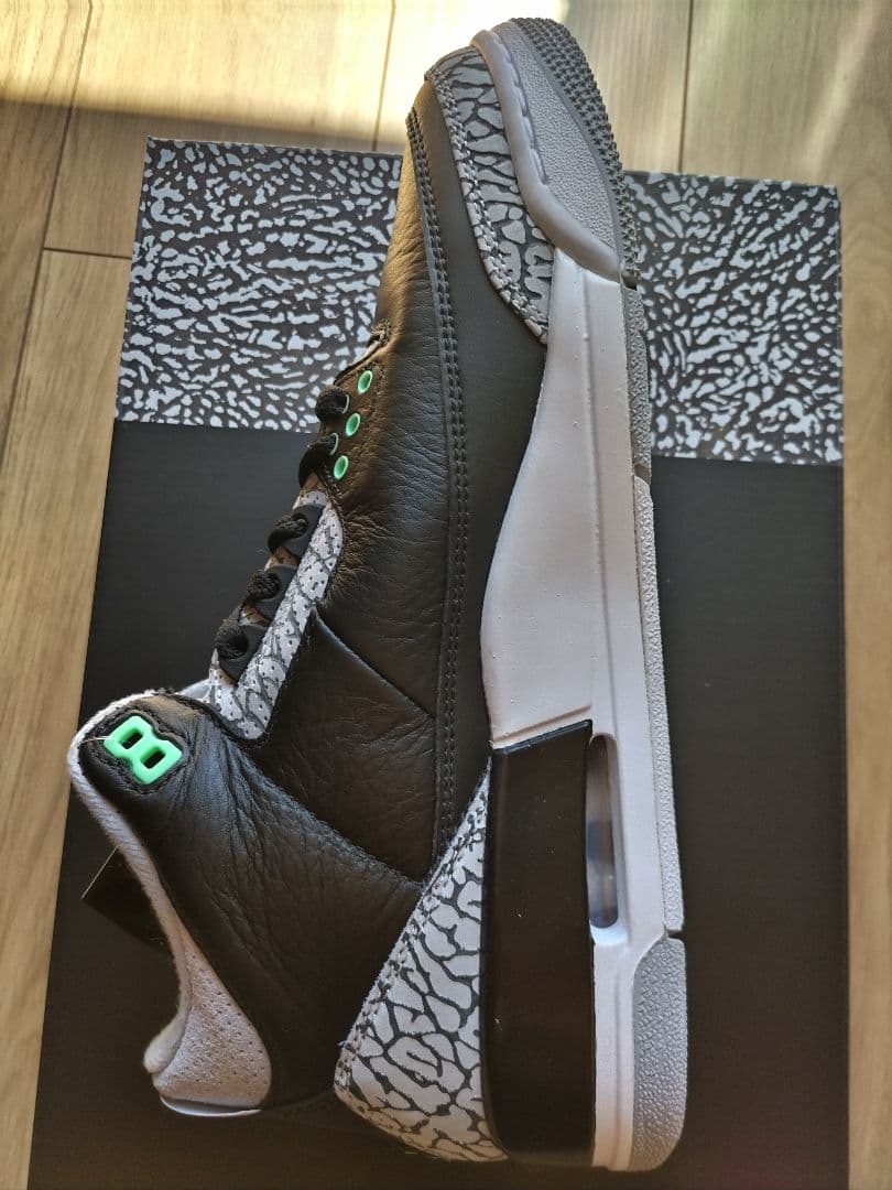 ナイキ エアジョーダンⅢ レトロ ” Green Glow \"