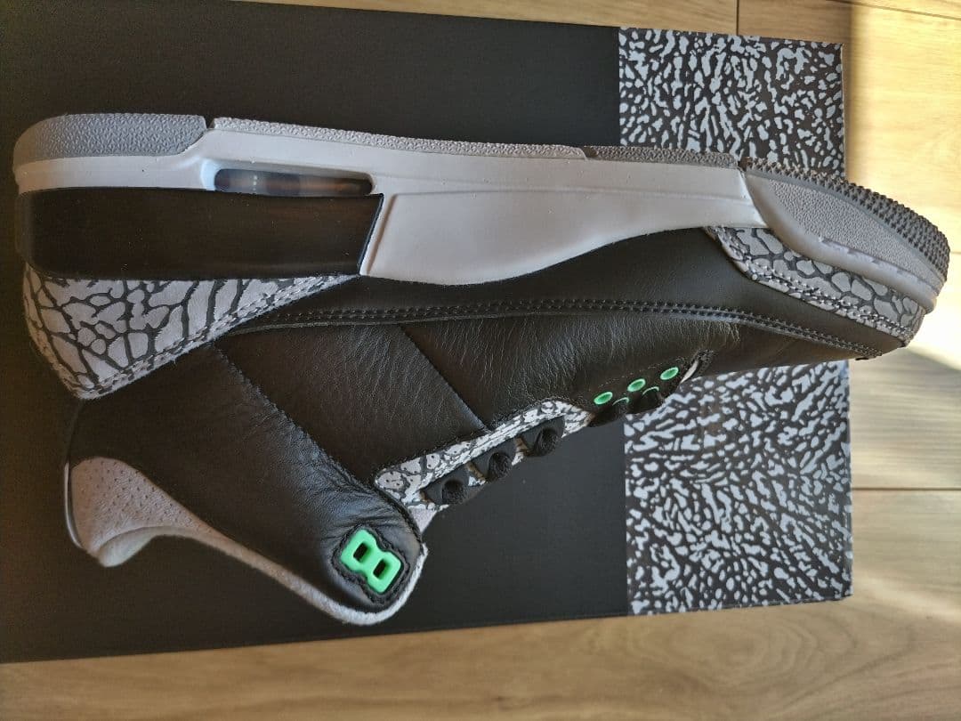 ナイキ エアジョーダンⅢ レトロ ” Green Glow \"