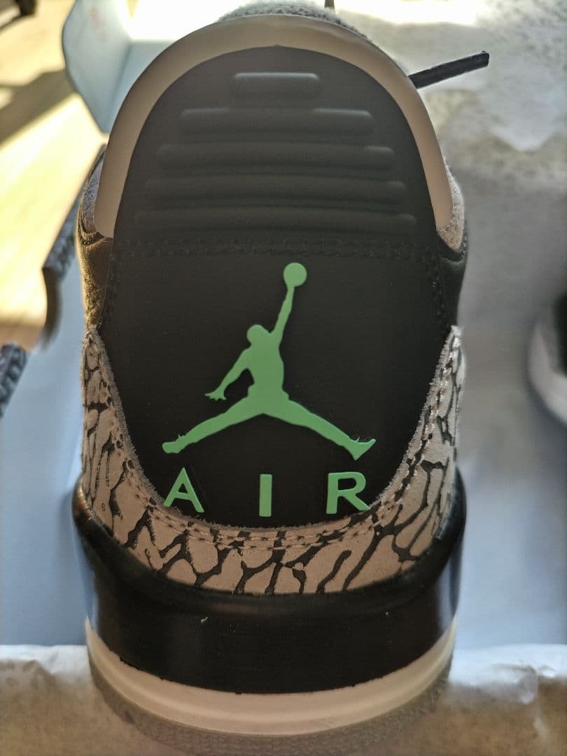 ナイキ エアジョーダンⅢ レトロ ” Green Glow \"