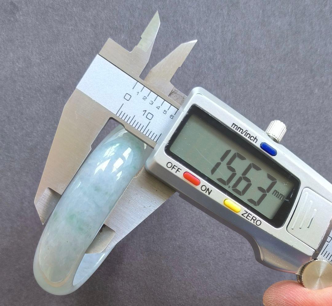 【日本鑑別書付:冰种（氷種）】アイス本翡翠のバングル（内径59ミリ弱）6335