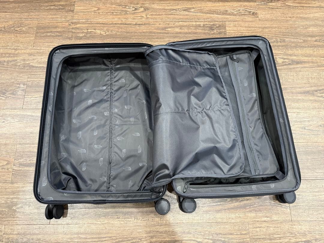 日本未発売　新品未使用　ザノースフェイス グレー　キャリーケース　２４インチ