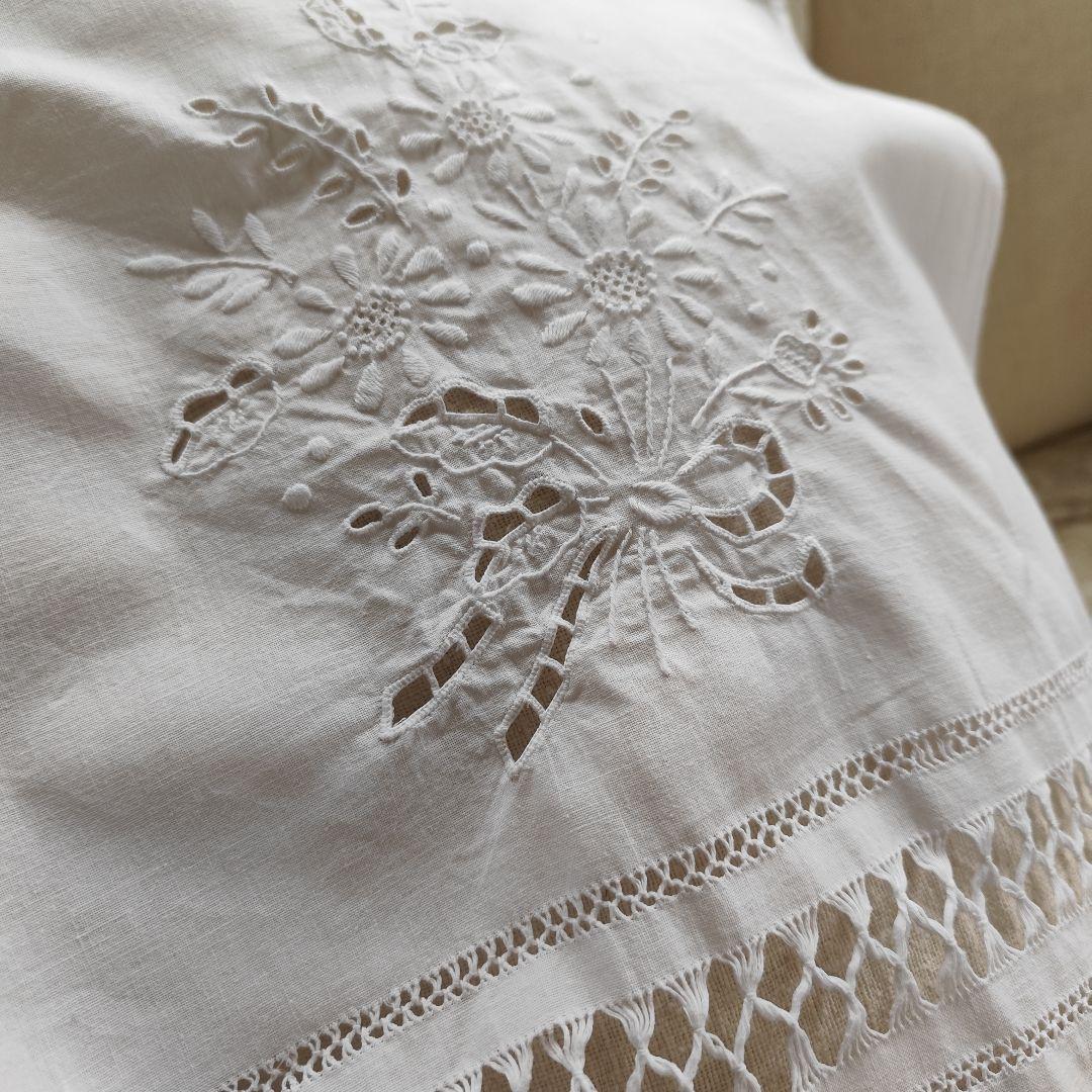 2枚 お花とリボンのブーケ 白糸手刺繍目隠しカーテン H160