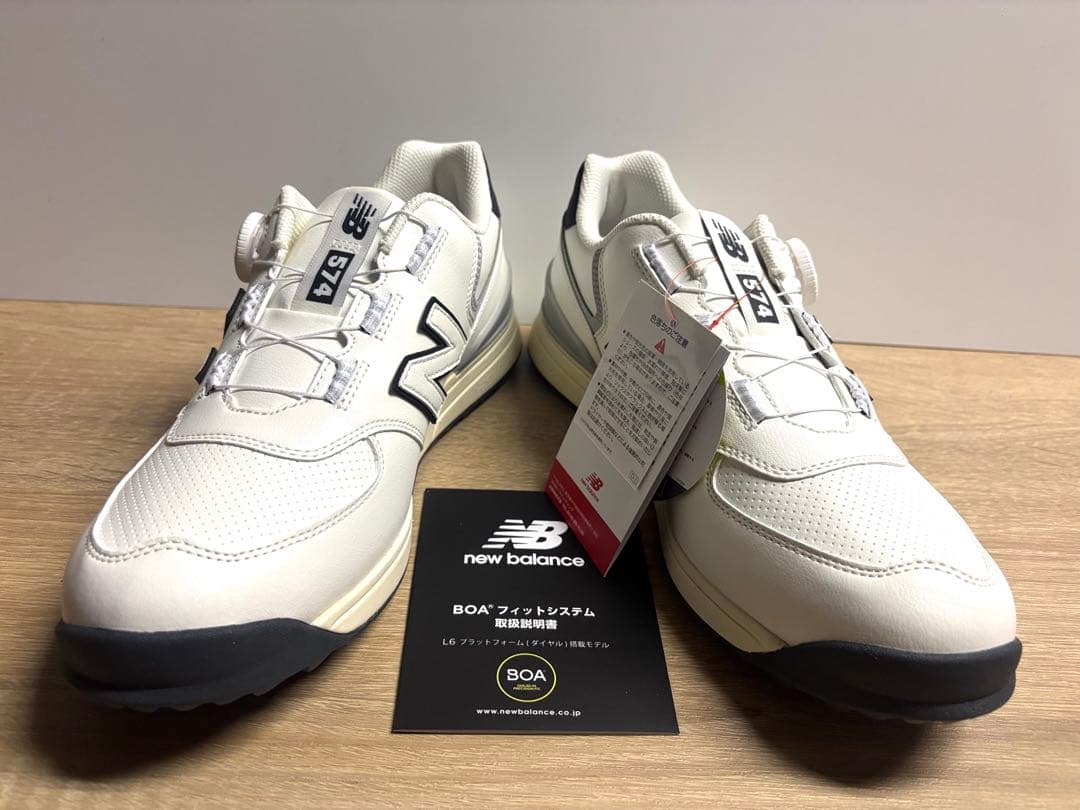 未使用 23.5cm 2E ニューバランスゴルフシューズUGBS574Hホワイト