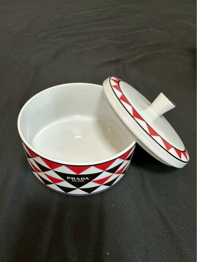 PRADA ポーセリン ジュエリーケース トライアングル 箱付