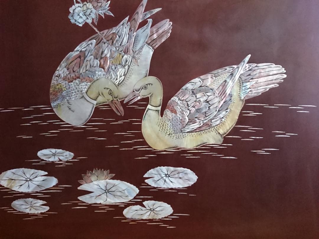 螺鈿細工　花鳥図　壁掛け　漆塗木板　置物　インテリア　工芸品　美術品　A1395