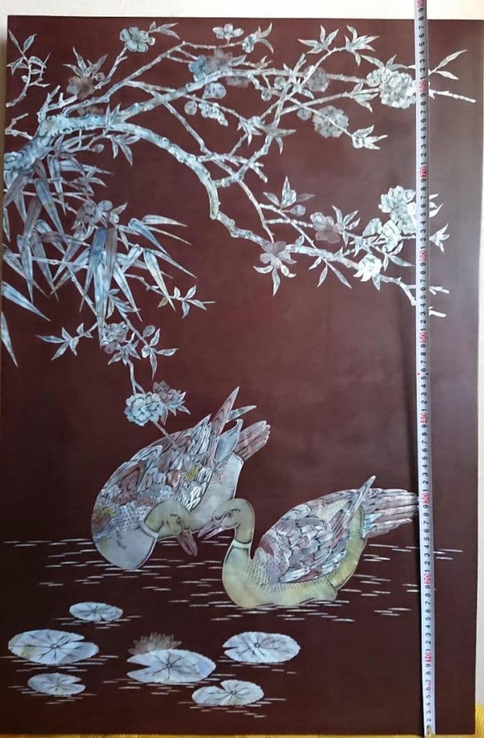 螺鈿細工　花鳥図　壁掛け　漆塗木板　置物　インテリア　工芸品　美術品　A1395